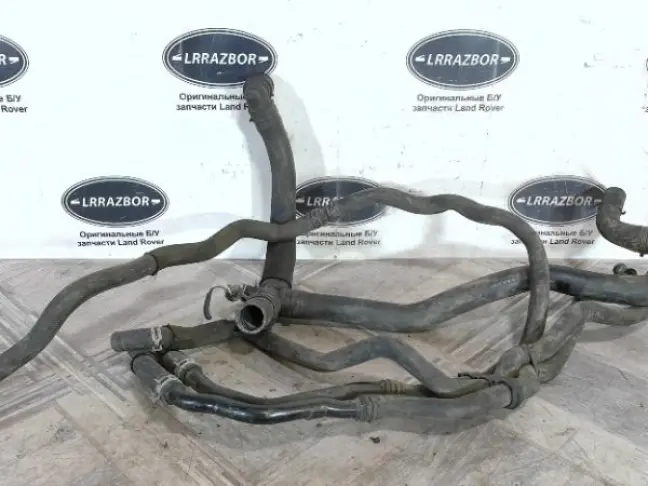Патрубок системы охлаждения DISCOVERY 3 L319 2.7
