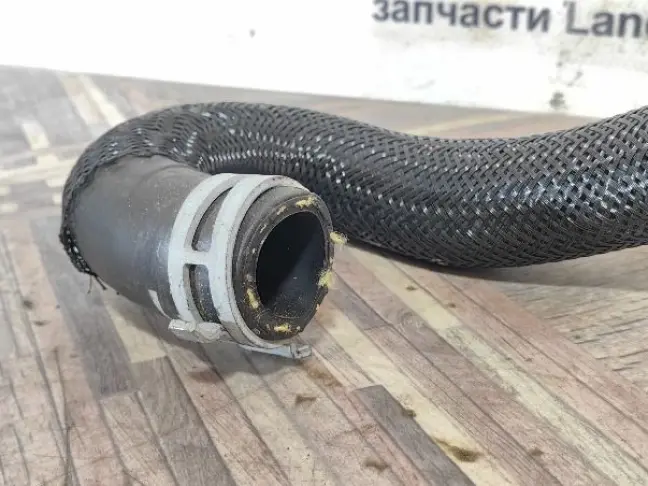 Патрубок системы охлаждения Land Rover Evoque L551
