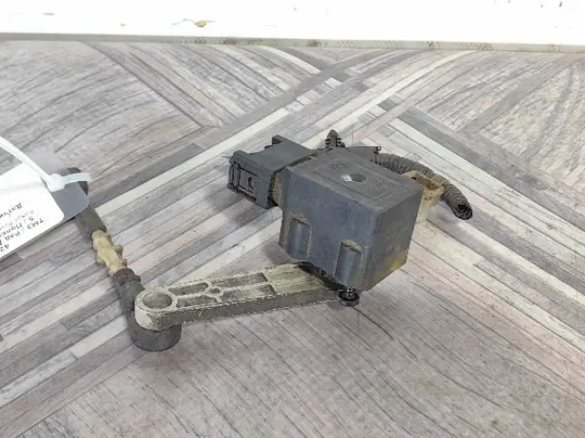 Датчик положения кузова передний RRS L320 дорест