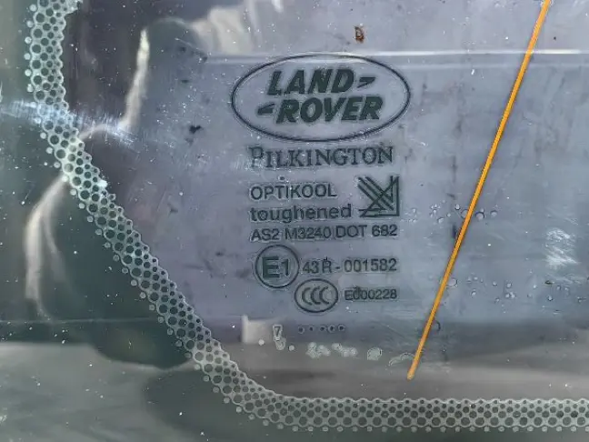 Стекло кузовное глухое правое Land Rover Sport 320