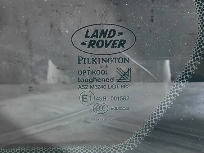 Стекло кузовное глухое левое Land Rover Sport L320