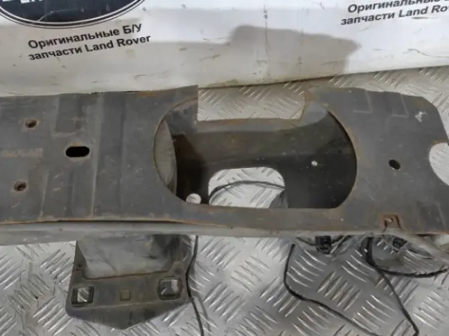 Усилитель переднего бампера Range Rover L322 05-09
