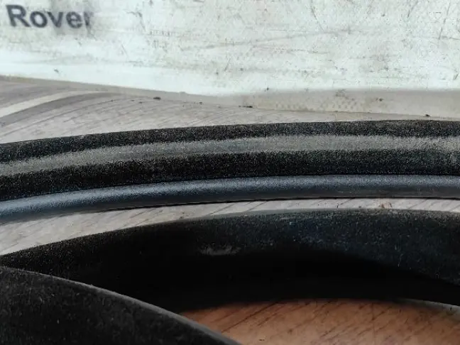 Уплотнитель двери задней Range Rover  L322 02-12