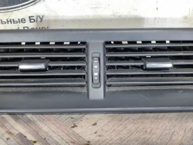 Дефлектор воздуховода верхний Range Rover L322