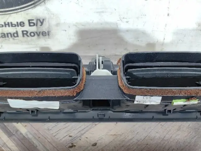 Дефлектор воздуховода верхний Range Rover L322