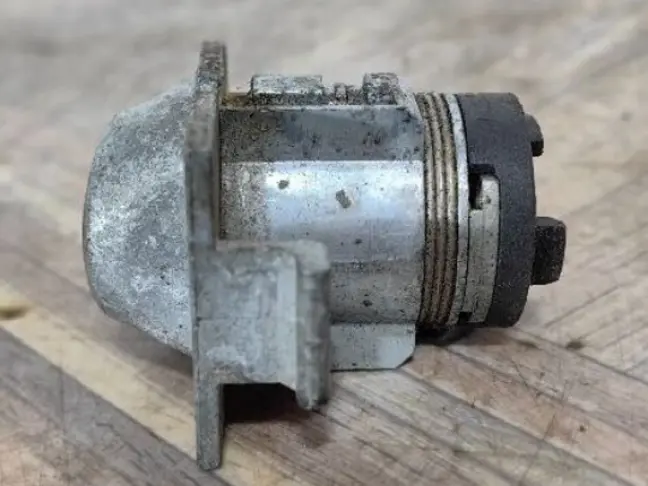 Личинка замка двери Land Rover Freelander 2 2.2