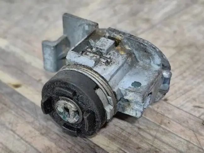 Личинка замка двери Land Rover Freelander 2 2.2