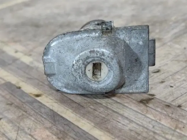 Личинка замка двери Land Rover Freelander 2 2.2