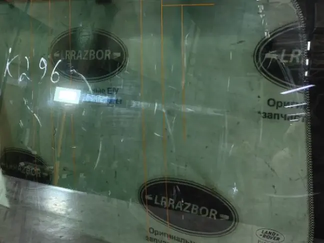 Стекло кузовное глухое левое DISCOVERY 3/4 L319