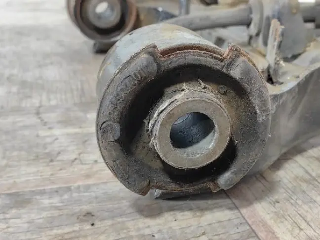 Рычаг передний верхний правый DISCOVERY 3/4 L319