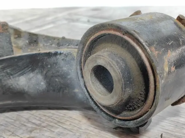 Рычаг передний верхний правый DISCOVERY 3/4 L319