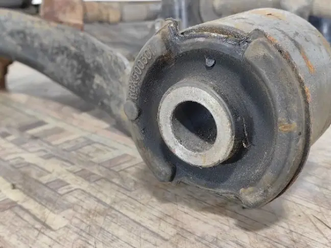 Рычаг передний верхний левый DISCOVERY 3/4 L319