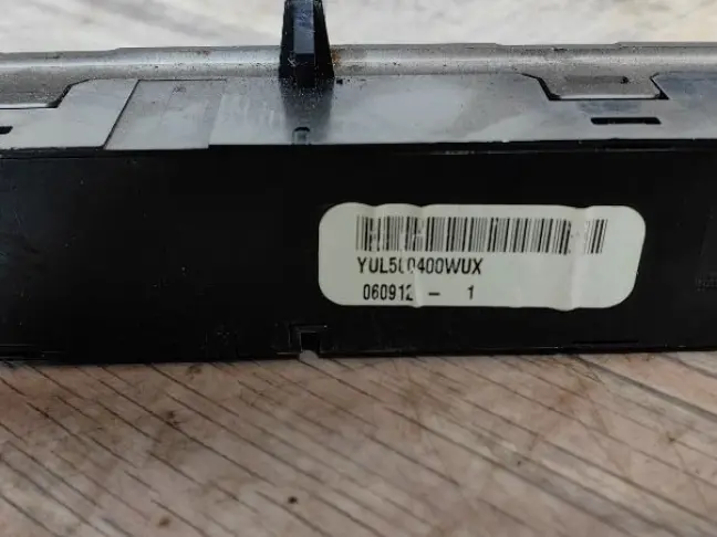 Кнопка аварийной сигнализации DISCOVERY 3 L319