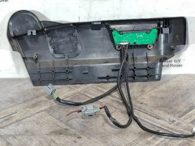 Накладка сидения левая DISCOVERY 3 L319 05-09