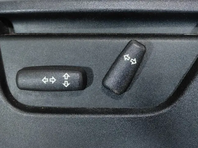 Накладка сидения левая DISCOVERY 3 L319 05-09