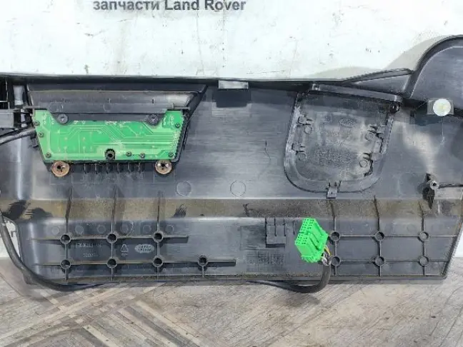 Накладка сидения правая DISCOVERY 3 L319 05-09