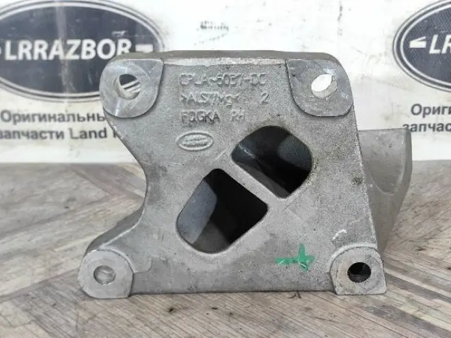 Кронштейн опора ДВС правая Range Rover 4 L405 4.4