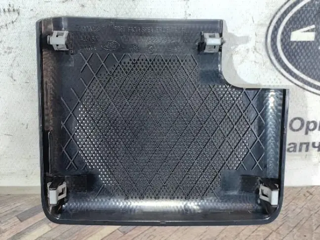 Решетка динамика в торпеду DISCOVERY 4 L319