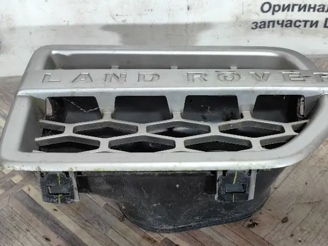 Решетка жабра правая Land Rover Discovery 4