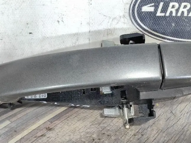 Ручка двери задняя левая Land Rover Discovery L319