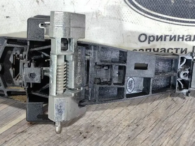 Ручка двери задняя левая Land Rover Discovery L319