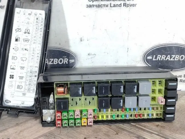 Блок предохранителей под капот DISCOVERY 4 L319