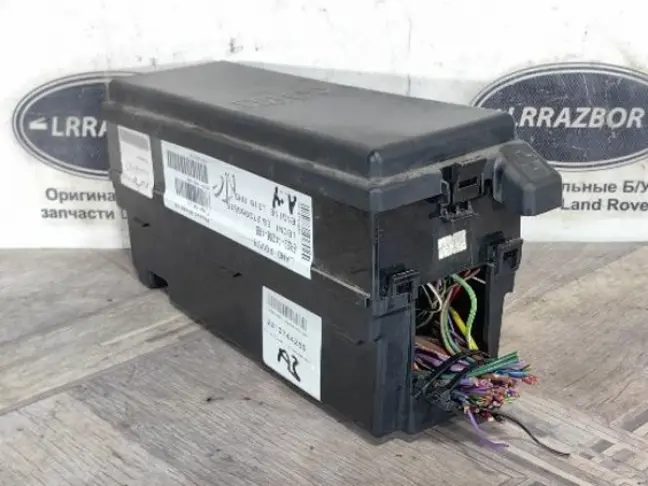 Блок предохранителей под капот DISCOVERY 4 L319