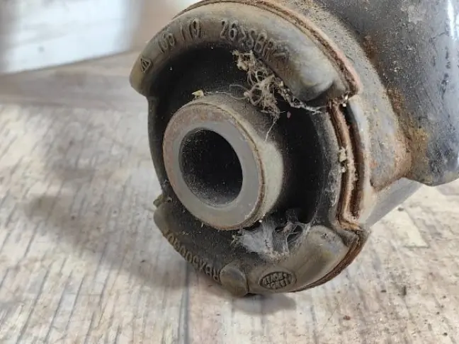 Рычаг передний верхний правый DISCOVERY 3/4 L319