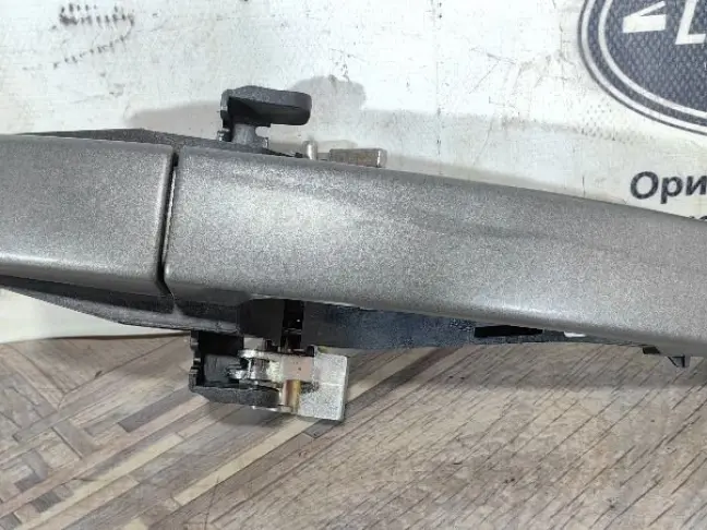 Ручка двери задняя левая Land Rover Discovery L319