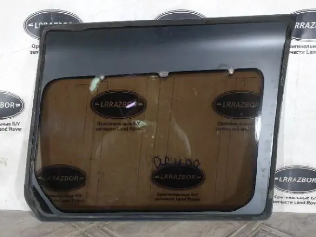 Стекло кузовное глухое левое DISCOVERY 3/4 L319