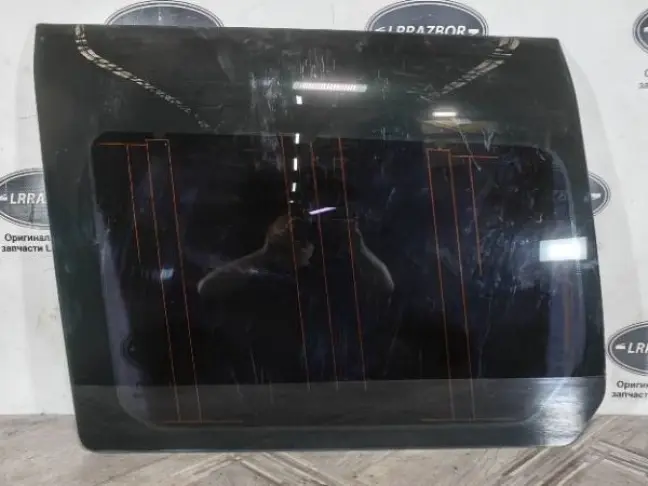 Стекло кузовное глухое левое DISCOVERY 3/4 L319