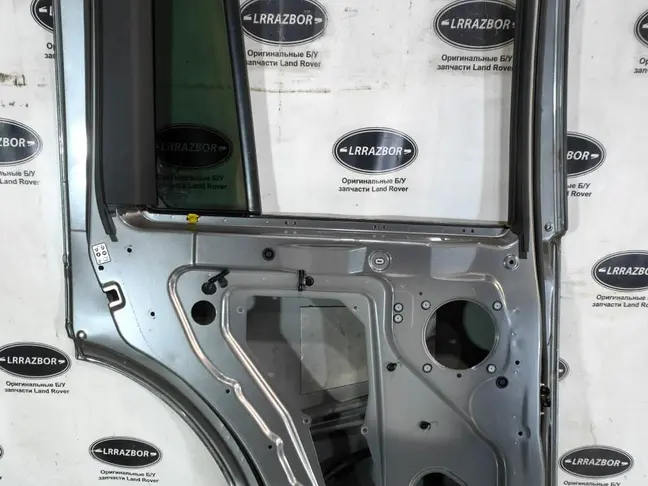 Дверь задняя левая DISCOVERY 3/4 L319  2005 - 2014