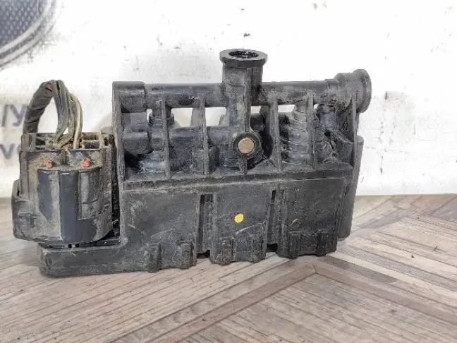 Блок клапанов подвески передний Range Rover L322