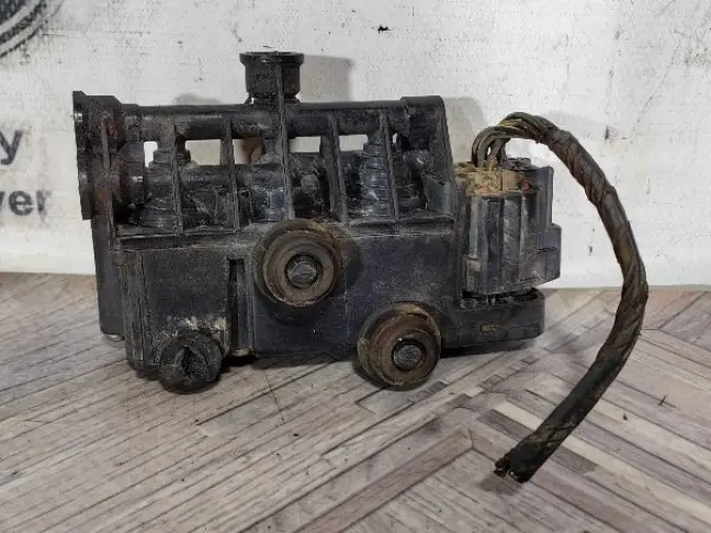 Блок клапанов подвески передний Range Rover L322