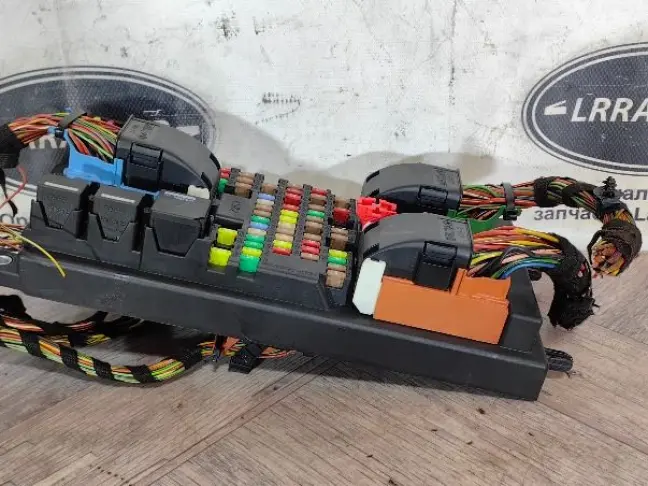 Блок предохранителей салонный Range Rover L322 09+