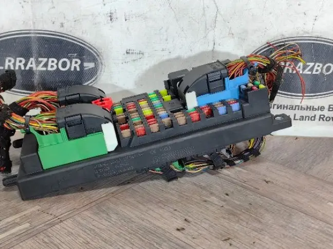 Блок предохранителей салонный Range Rover L322 09+