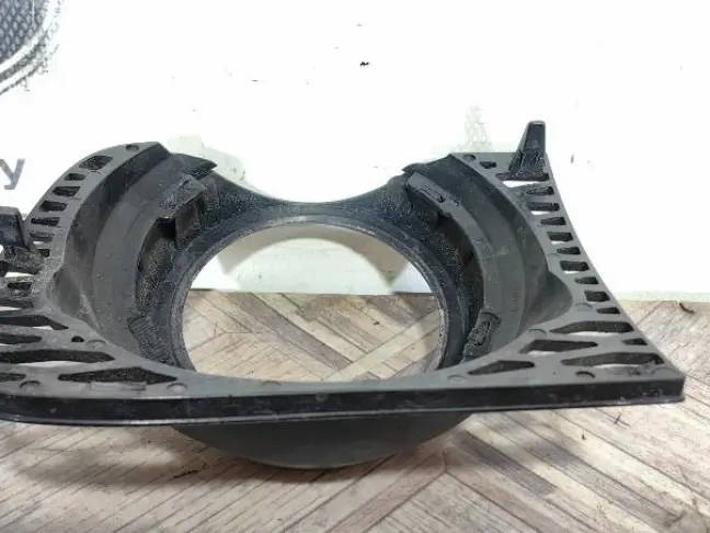 Рамка ПТФ левая Range Rover L322 09-12