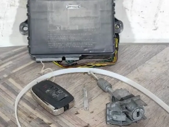 Ключ с личинкой в дверь Range Rover L322 09-12