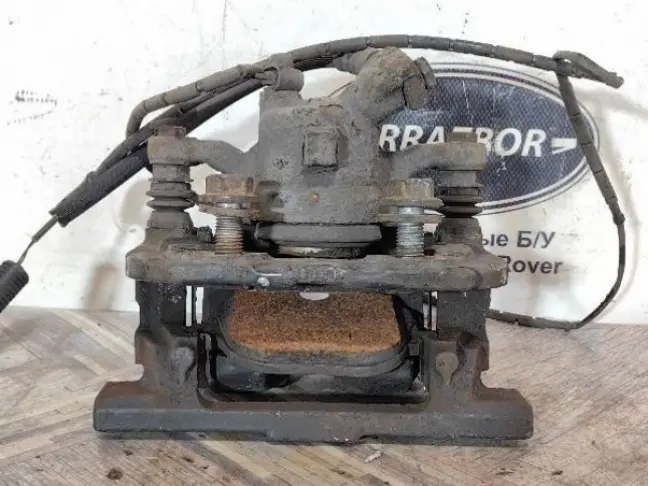 Суппорт задний правый Range Rover L322 5.0 4.4