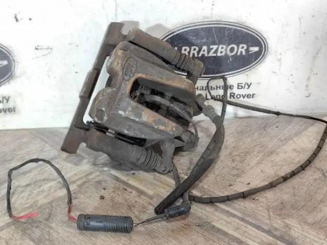 Суппорт задний правый Range Rover L322 5.0 4.4