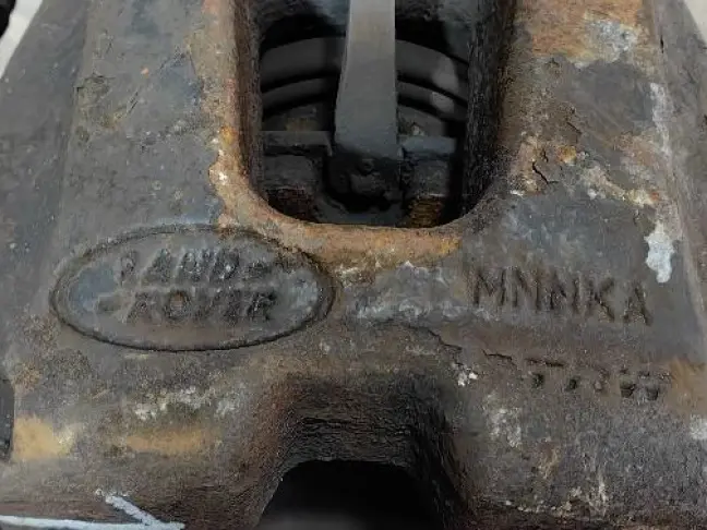 Суппорт задний правый Range Rover L322 5.0 4.4