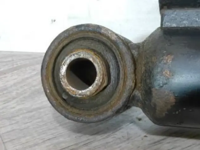 Амортизатор задний левый Range Rover L322 09-12