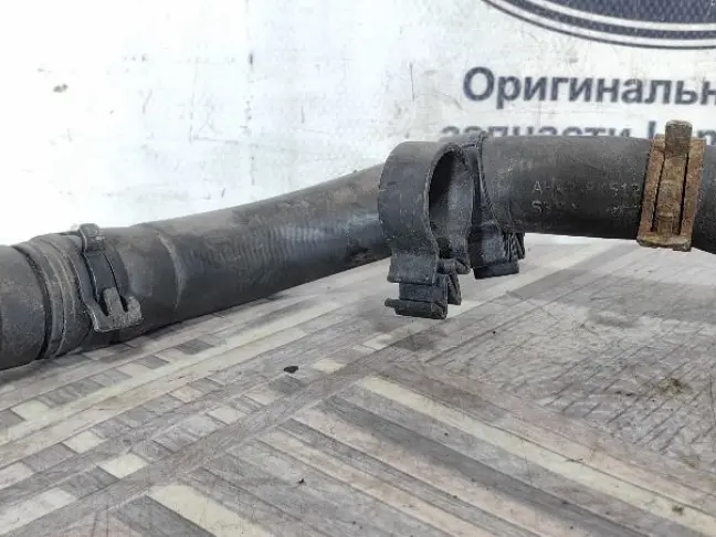 Патрубок охлаждения Range Rover 3 L322 5.0