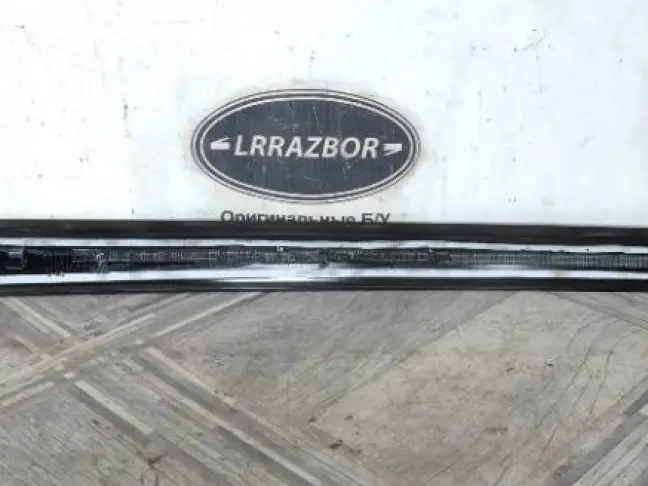 Накладка стойки правая Range Rover 4 L405