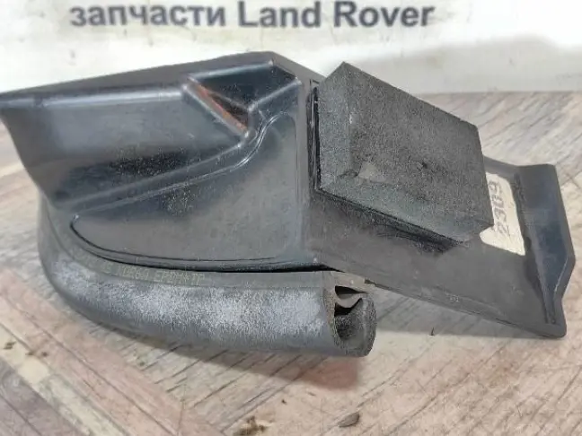 Накладка стойки левая Range Rover 4 L405