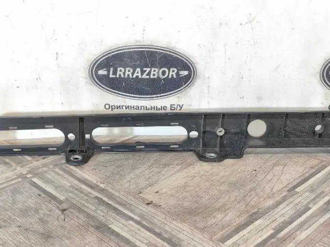 Кронштейн переднего крыла левый Range Rover 4 L405