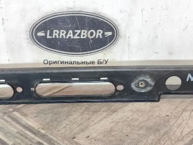 Кронштейн переднег крыла правый Range Rover 4 L405