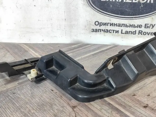 Кронштейн заднего бампера левый Range Rover 4 L405
