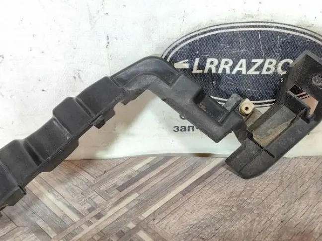 Кронштейн заднего бампера левый Range Rover 4 L405