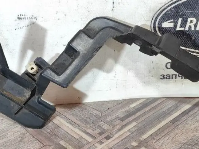 Кронштейн заднего бампера прав Range Rover 4 L405